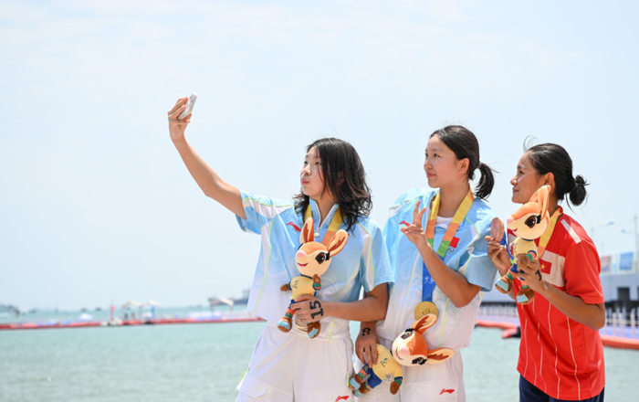 保利体育登录入口-亚沙会 | 全天综合:18岁双姝“穿金戴银” 中国队包揽游跑两项金牌|李馨璇|陈奕静|武美田|宋佳媛|中国女队_新浪体育_新浪新闻